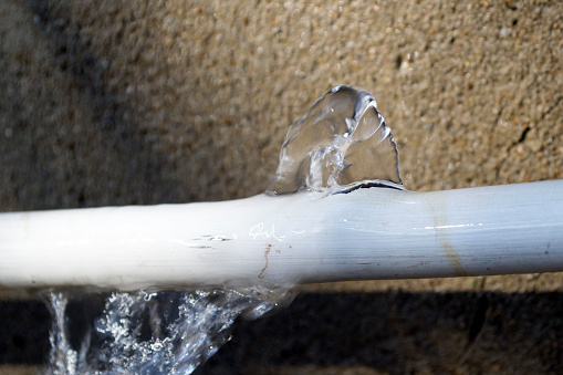Tips To Thaw Frozen Pipes
